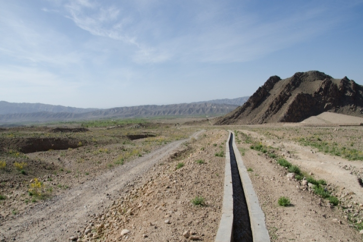 Water coming from Khushab Karez near village Khushab District, Pishin. Balochistan is water scarce with a largely arid climate. Irrigation systems are a necessity for agriculture. Photo: World Bank
